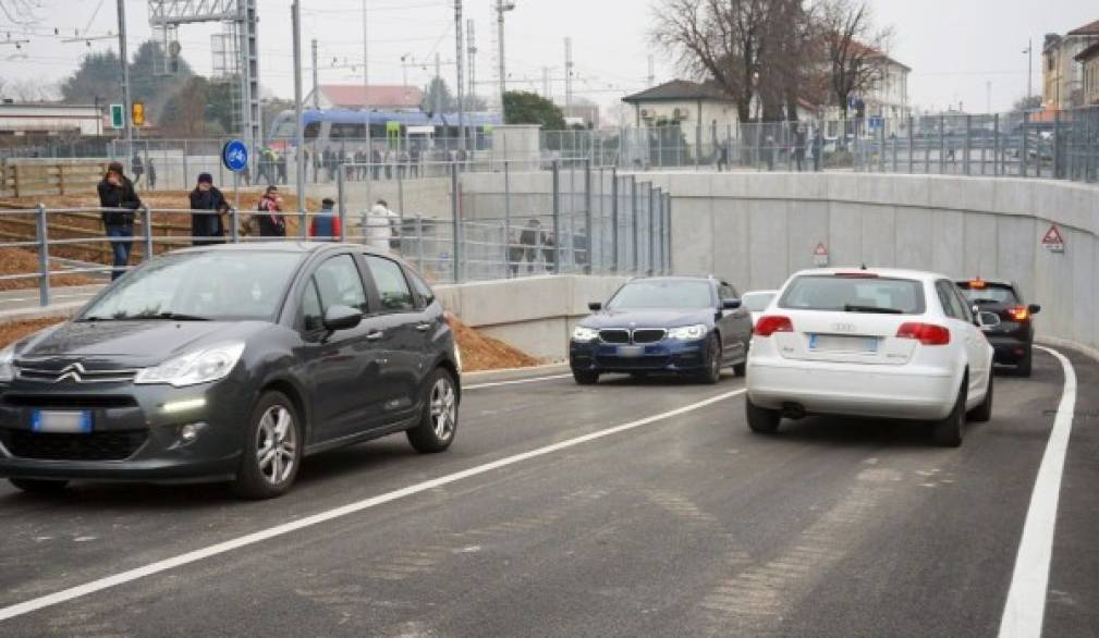 Aperto finalmente a Montebelluna il nuovo sottopasso ferroviario di via Piave Aperto finalmente a Montebelluna il nuovo sottopasso ferroviario di via Piave