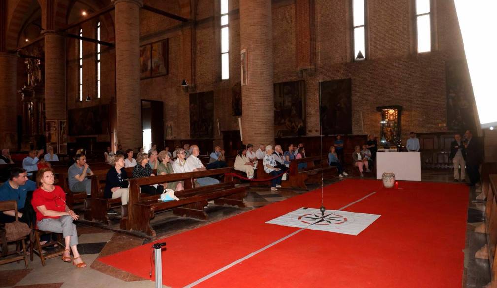 L’esperimento: attivato un pendolo di Foucault nella chiesa di San Nicolò L’esperimento: attivato un pendolo di Foucault nella chiesa di San Nicolò