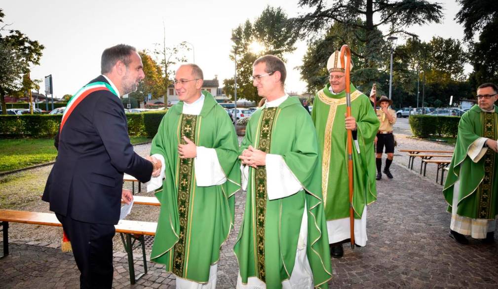 Don Alberto e don Matteo parroci a San Pelagio Don Alberto e don Matteo parroci a San Pelagio