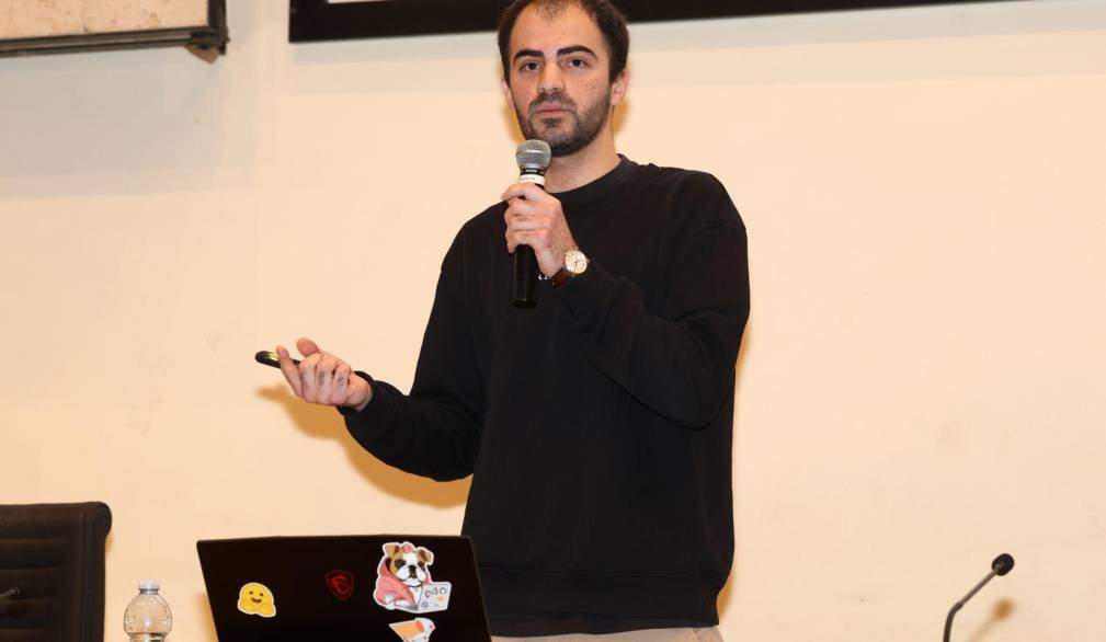 Ex allievo del Pio X sale in cattedra per spiegare agli studenti l’Intelligenza artificiale Ex allievo del Pio X sale in cattedra per spiegare agli studenti l’Intelligenza artificiale