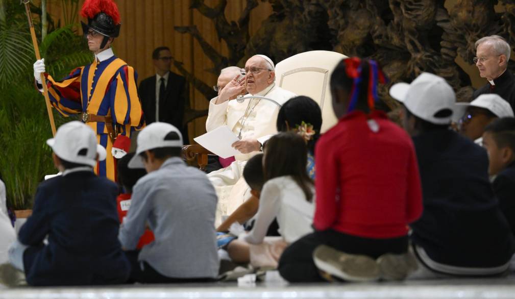 Il Papa incontra in bambini di tutto il mondo Il Papa incontra in bambini di tutto il mondo