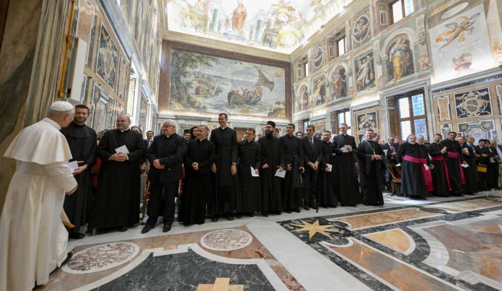Leone XIV, parole forti sul Medio Oriente: “La gente non può morire a causa di fake news” Leone XIV, parole forti sul Medio Oriente: “La gente non può morire a causa di fake news”