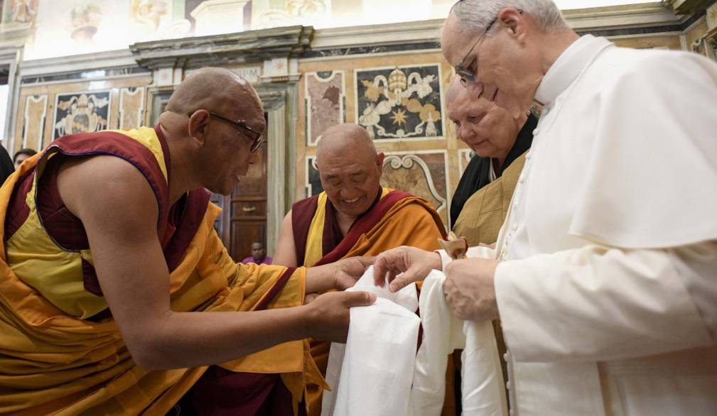 Leone XIV ai rappresentanti delle altre chiese e religioni: “Tempo di dialogare e di costruire ponti” Leone XIV ai rappresentanti delle altre chiese e religioni: “Tempo di dialogare e di costruire ponti”