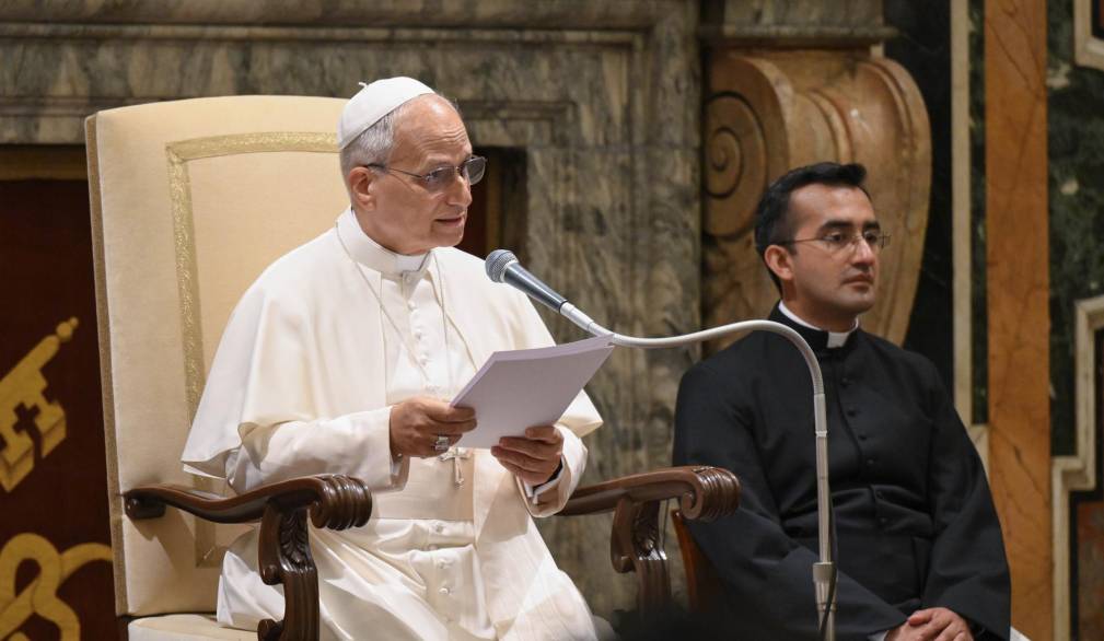 Leone XIV, parole forti sul Medio Oriente: “La gente non può morire a causa di fake news” Leone XIV, parole forti sul Medio Oriente: “La gente non può morire a causa di fake news”