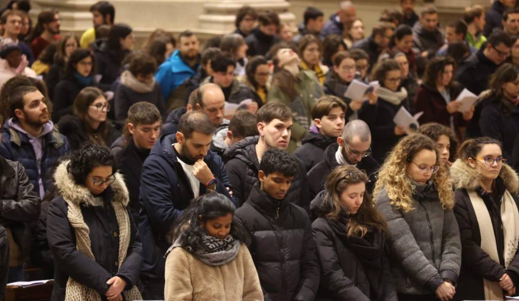Quattrocento giovani in cattedrale con il Vescovo per la Scuola di preghiera