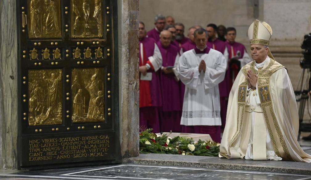 Leone XIV chiude la Porta Santa e il Giubileo: “Si affermi l’artigianato della pace”