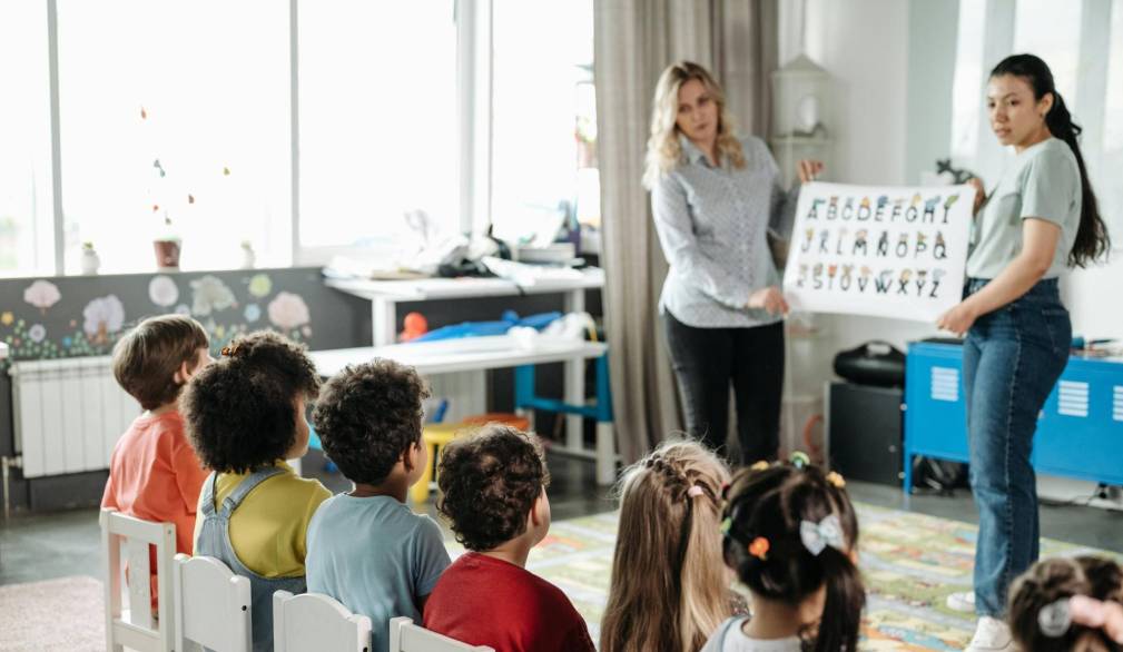 Ritorno a scuola, Fism Treviso forma le maestre su Ia e dialogo interreligioso Ritorno a scuola, Fism Treviso forma le maestre su Ia e dialogo interreligioso