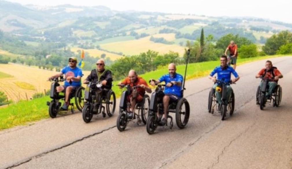 Otto viaggiatori in carrozzina, attraverso il Veneto, per portare speranza e aprire nuovi cammini Otto viaggiatori in carrozzina, attraverso il Veneto, per portare speranza e aprire nuovi cammini