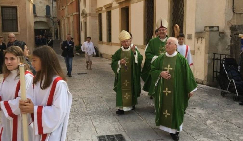 Silvano Maria Tomasi creato cardinale da papa Francesco, campane a festa a Casoni Silvano Maria Tomasi creato cardinale da papa Francesco, campane a festa a Casoni