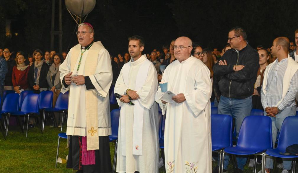 Veglia dei giovani e missionaria Veglia dei giovani e missionaria