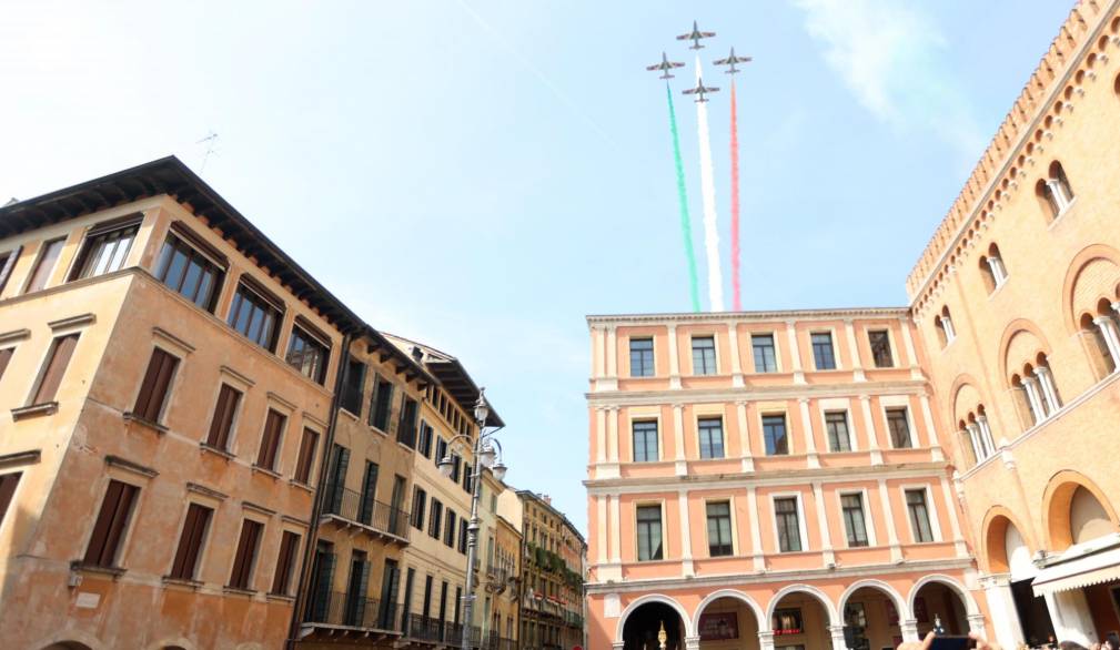 Ottantesimo del 7 aprile: le Frecce tricolori sopra Treviso