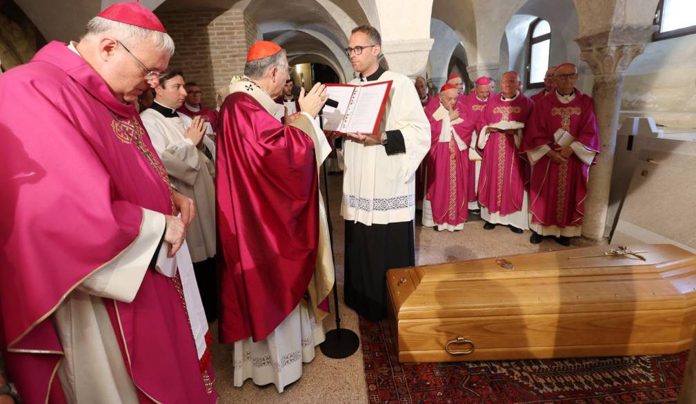Per il vescovo Gianfranco Agostino ora c’è un posto nella Casa del Padre Per il vescovo Gianfranco Agostino ora c’è un posto nella Casa del Padre