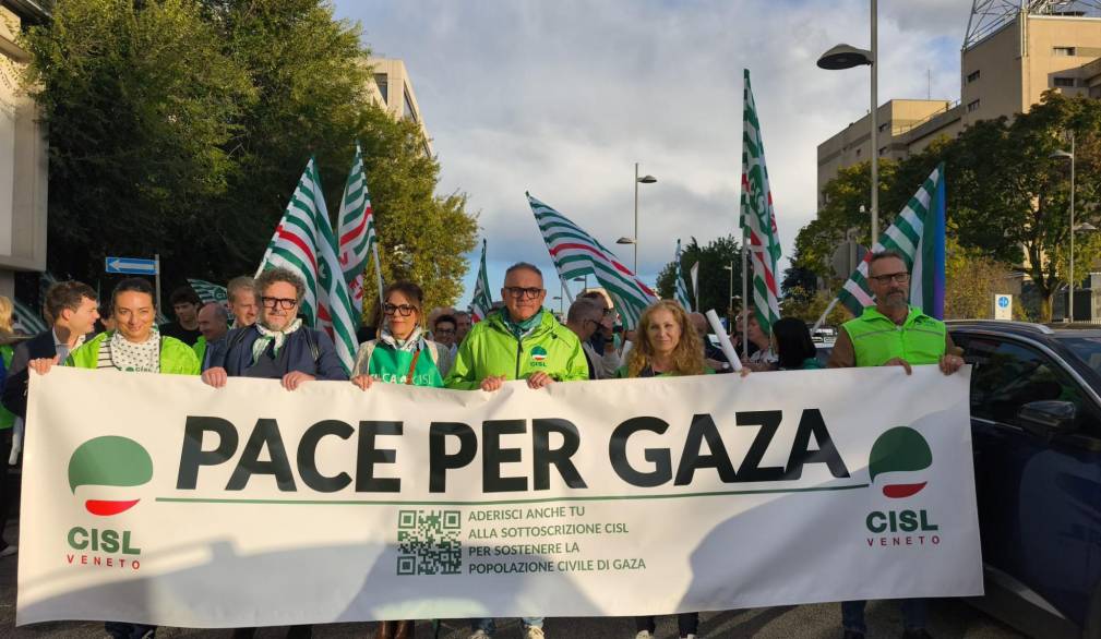 Cisl, a Mestre fiaccolata per Gaza Cisl, a Mestre fiaccolata per Gaza