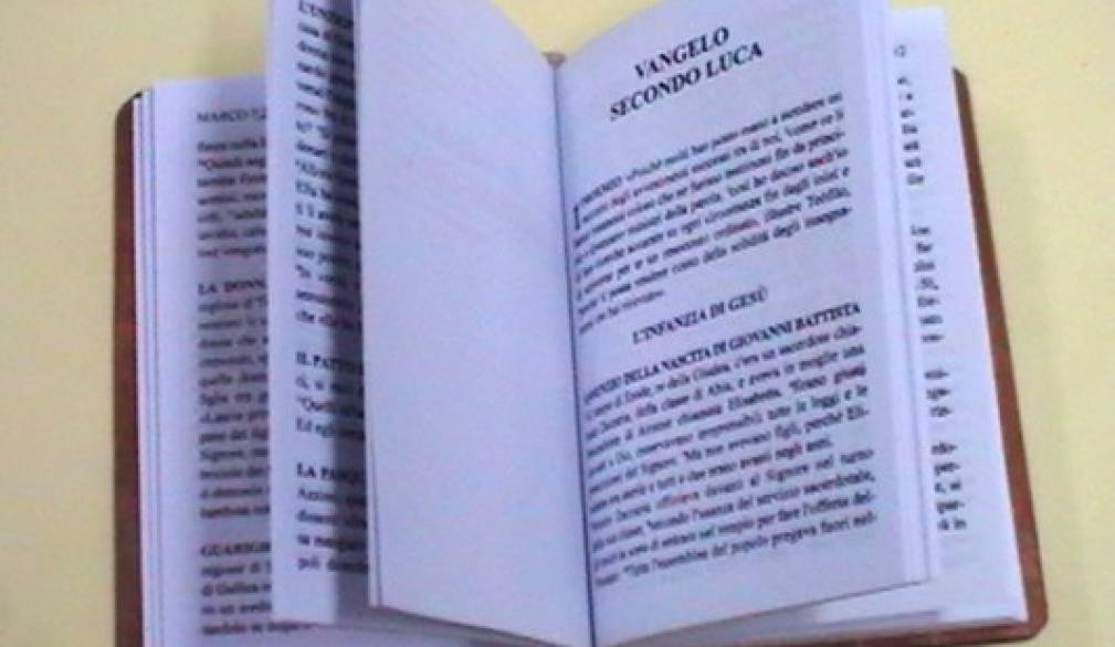 Il Vangelo in tasca: alla libreria Paoline boom di richieste Il Vangelo in tasca: alla libreria Paoline boom di richieste