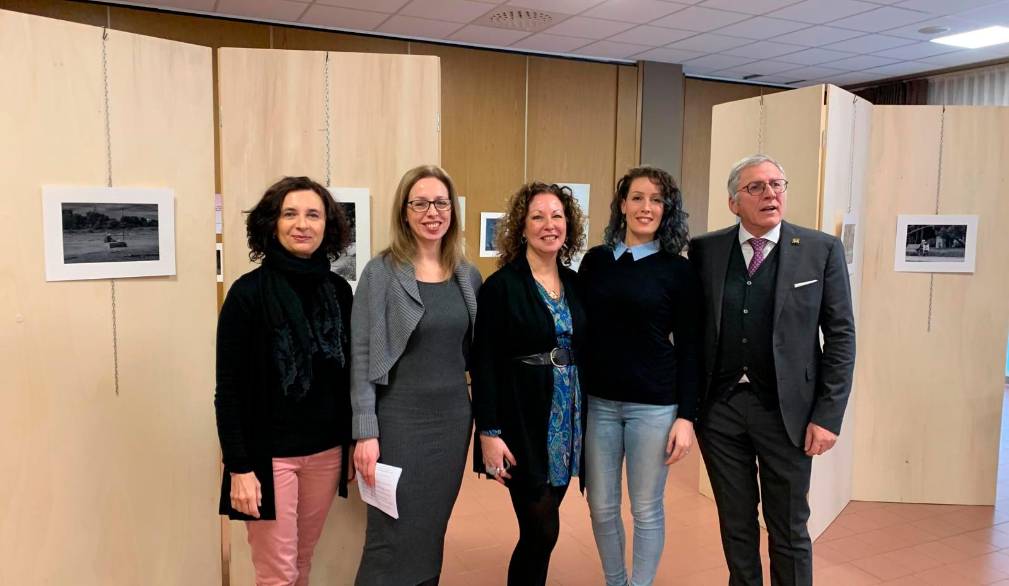 Una mostra per prendersi cura delle donne caregiver