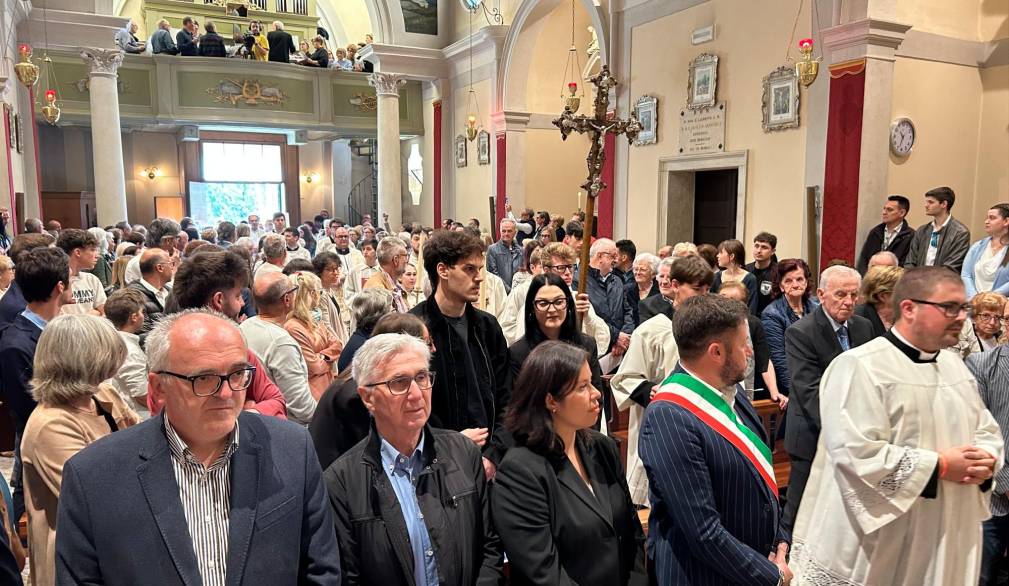 Grande festa nella comunità di Liedolo per la prima messa di don Mattia Gardin Grande festa nella comunità di Liedolo per la prima messa di don Mattia Gardin
