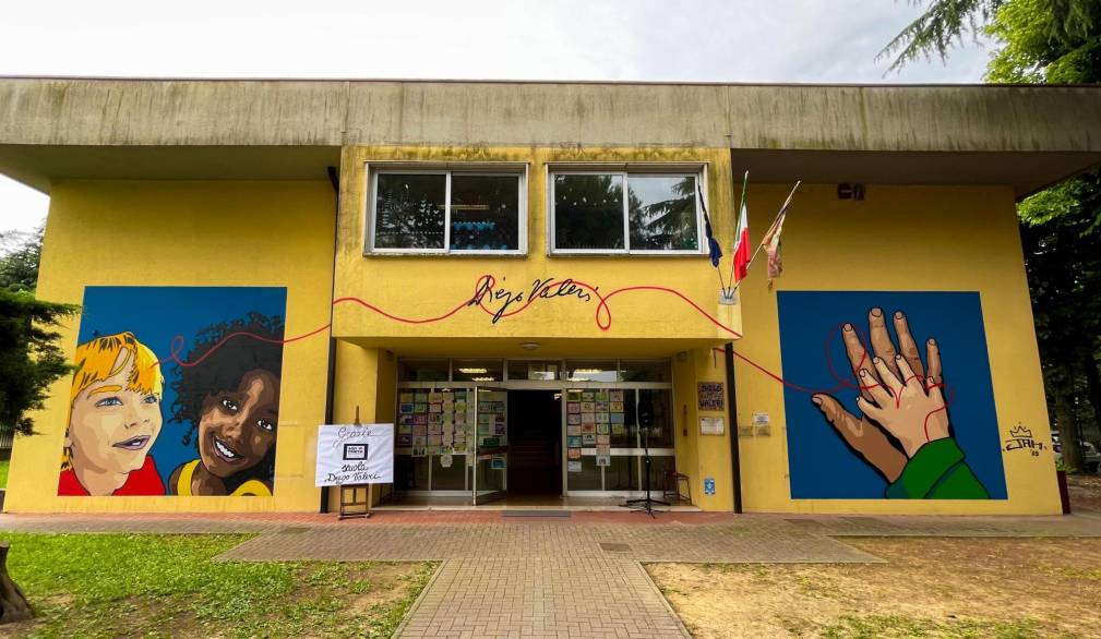 Mogliano: un murale realizzato con gli studenti alla primaria Valeri Mogliano: un murale realizzato con gli studenti alla primaria Valeri