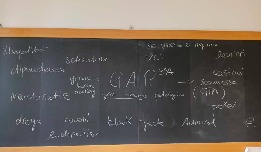 Gioco d’azzardo: Ceis Treviso riprende gli interventi di prevenzione nelle scuole Gioco d’azzardo: Ceis Treviso riprende gli interventi di prevenzione nelle scuole