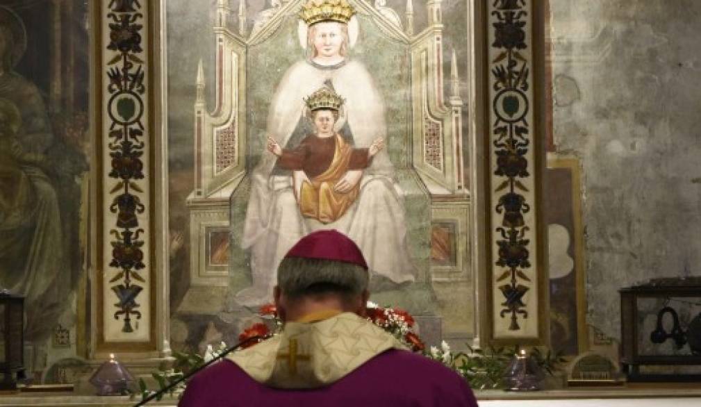Dal santuario di “Madonna granda” a Treviso il Rosario su Tv2000 guidato dal vescovo Michele Dal santuario di “Madonna granda” a Treviso il Rosario su Tv2000 guidato dal vescovo Michele