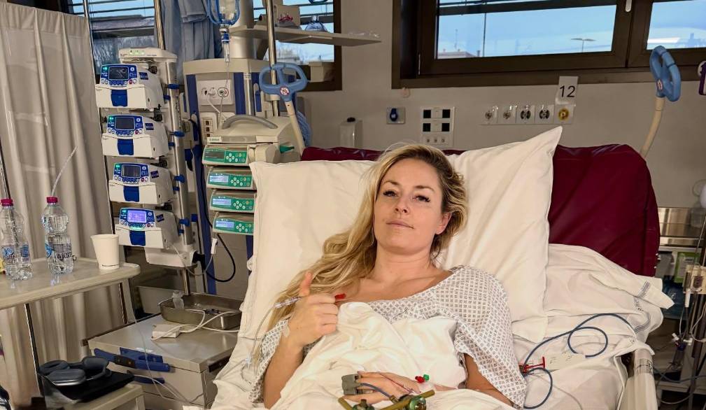 Lindsey Vonn, dal letto del Ca’ Foncello, ringrazia i medici e lo staff. I messaggi di Stefani e Conte