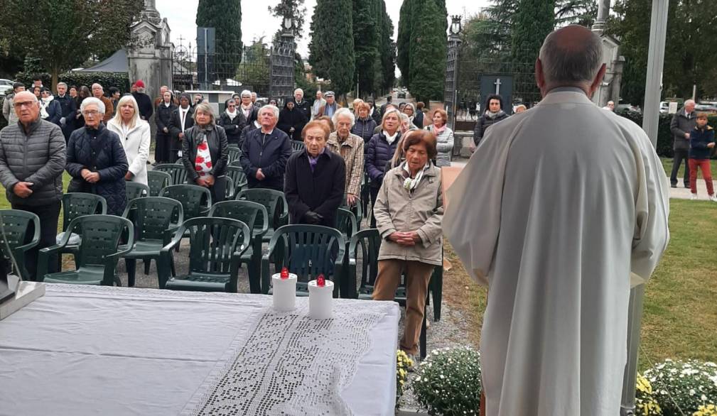 Celebrazione in cimitero a Treviso presieduta dal Vescovo