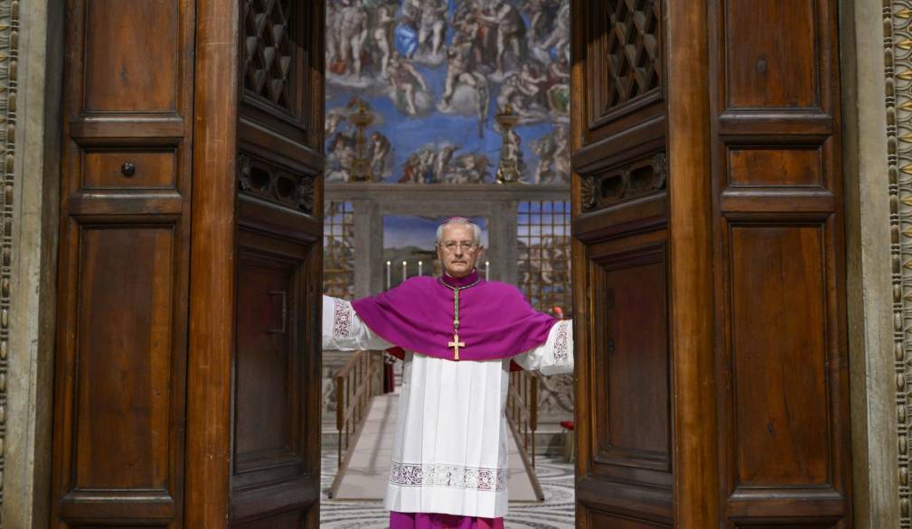 Extra omnes Extra omnes