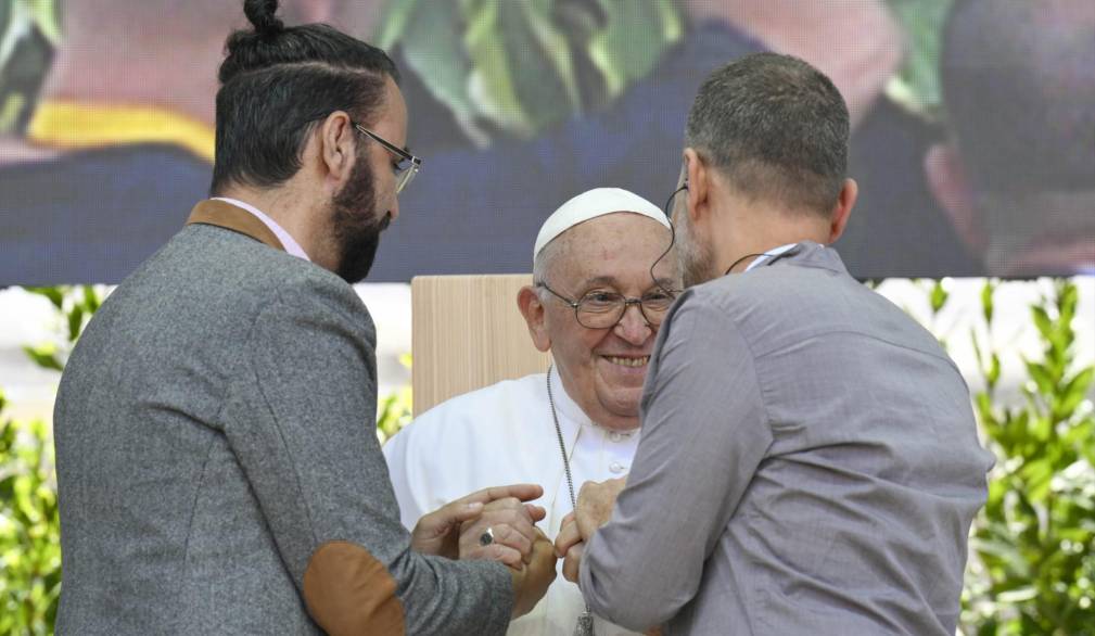 All’Arena di Verona il popolo della pace si scopre vivo e variegato, attorno a papa Francesco