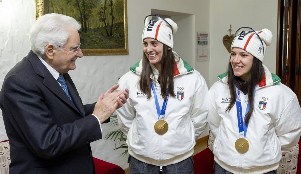 Cortina si tinge d’oro, leggendaria Brignone davanti a Mattarella