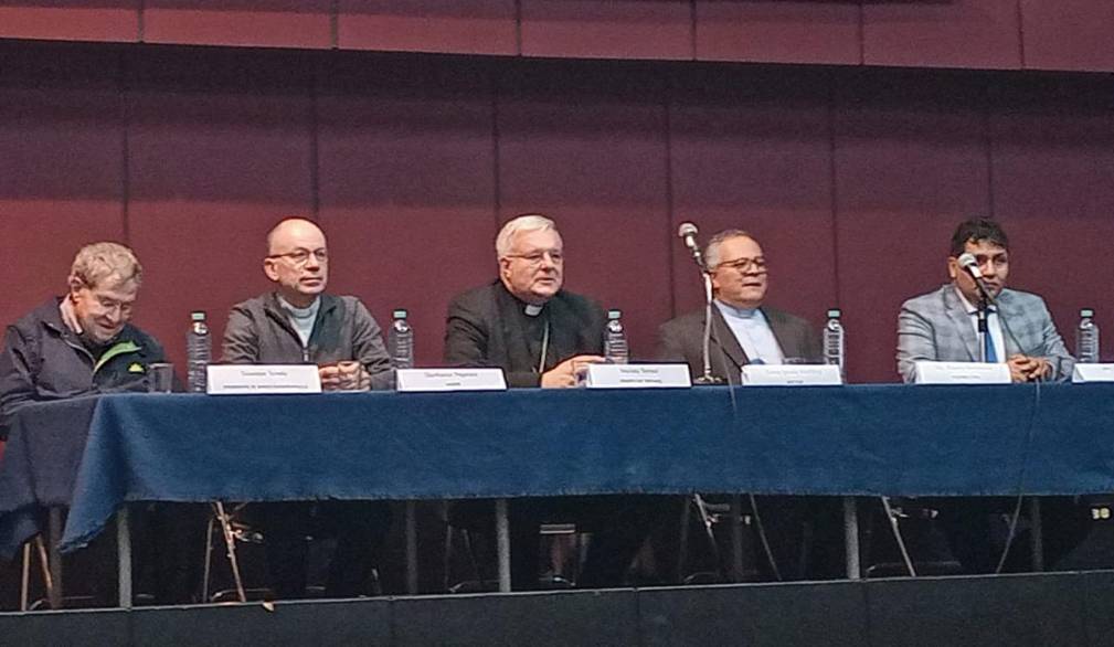 Mercoledì 21 gennaio: la relazione del vescovo Tomasi alla Pontificia Università Cattolica