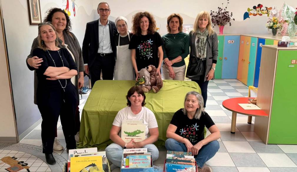 Libri in dono all’asilo di Paese per ricordare Stefania Sordi Libri in dono all’asilo di Paese per ricordare Stefania Sordi