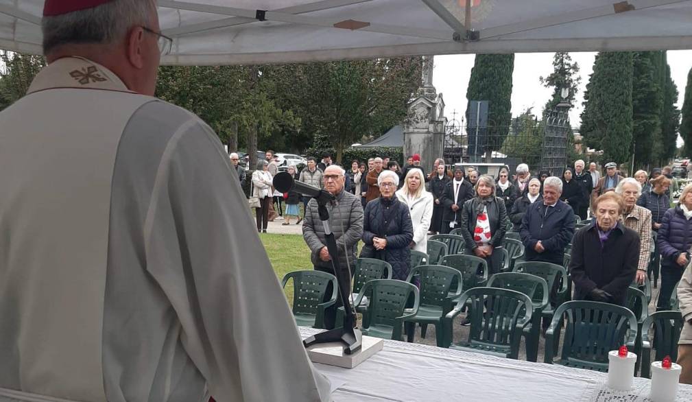 Celebrazione in cimitero a Treviso presieduta dal Vescovo
