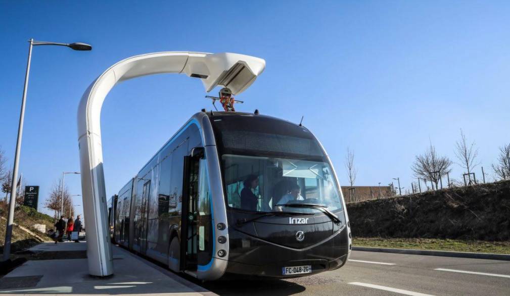 ”e-Brt”, il bus elettrico che sembra un tram: svolta per la mobilità di Treviso ”e-Brt”, il bus elettrico che sembra un tram: svolta per la mobilità di Treviso