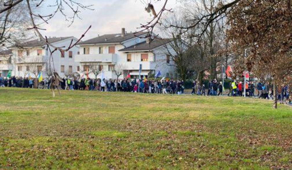 In duemila in marcia, a Camposampiero, per una pace disarmata e disarmante
