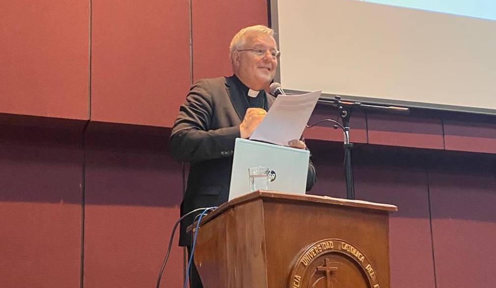 Mercoledì 21 gennaio: la relazione del vescovo Tomasi alla Pontificia Università Cattolica