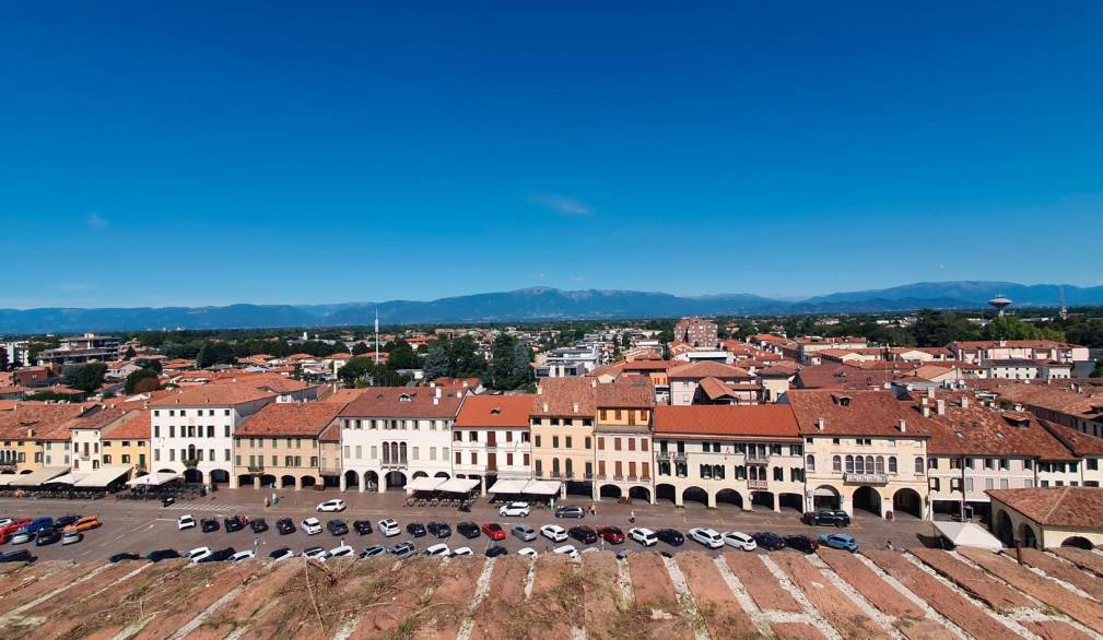 Castelfranco: riaperto il camminamento sulle antiche mura Castelfranco: riaperto il camminamento sulle antiche mura