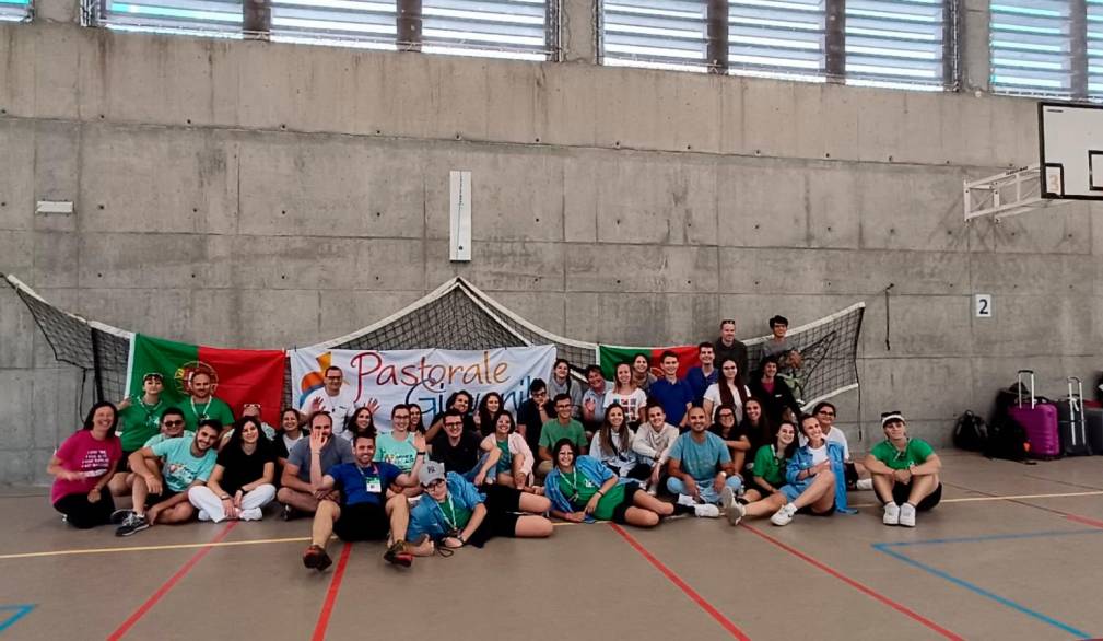 Foto di gruppo per alcuni giovani della nostra diocesi arrivati ieri (La vita del popolo - Pastorale giovanile) Foto di gruppo per alcuni giovani della nostra diocesi arrivati ieri (La vita del popolo - Pastorale giovanile)