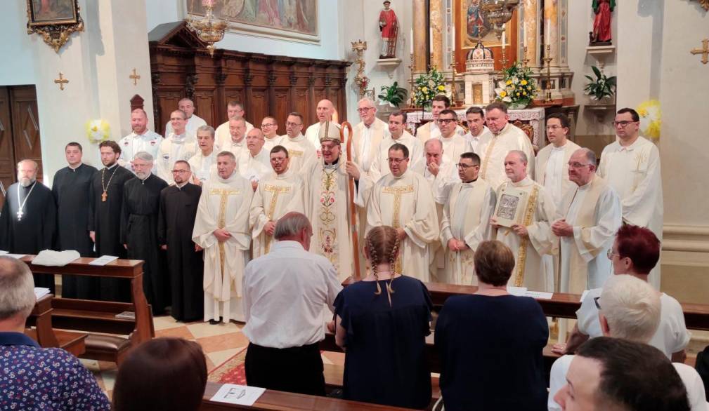 Don Luca accolto con “gioia e trepidazione” a Padernello Don Luca accolto con “gioia e trepidazione” a Padernello