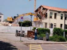Godego: scuola abbattuta e qualche interrogativo