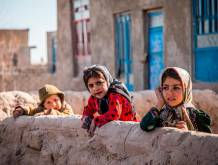 Volti di bambine che non possono andare a scuola - foto Undp Afghanistan