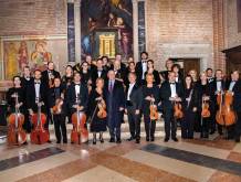 Foto del Gruppo d’Archi Veneto con il ministro Carlo Nordio al termine del concerto dello scorso anno