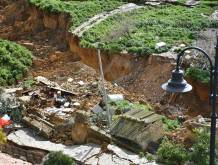 Interi quartieri a Niscemi (Caltanissetta), Sante Croci, Trappeto e via Popolo, sono stati evacuati, a causa di una frana, sono circa trecento le famiglie evacuate e trasferite in altre abitazioni e in un palazzetto dello sport, Niscemi, 26 gennaio 2026.