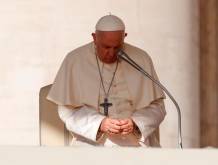 Papa Francesco in preghiera - Foto: Vatican Media