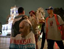 Il popolo di Buenos Aires saluta Francesco con una carovana