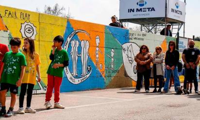 Mogliano: murales “inclusivo”creato dai ragazzi delle scuole Piranesi allo stadio di rugby