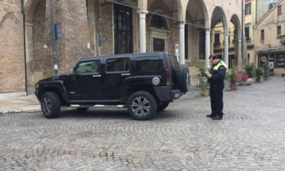 Ztl in piazza San Vito, pugno di ferro del Comune