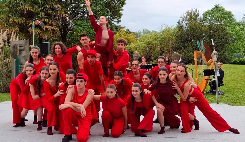 Spettacolo di danza contemporanea