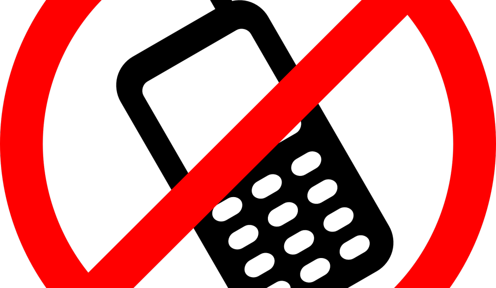 No al cellulare in classe, ma non c’entra la didattica