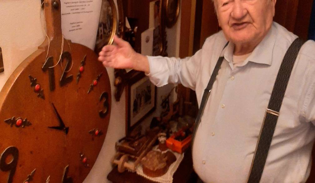 Paese: nella casa di Gianni Simon, l’orologiaio “maestro del tempo”