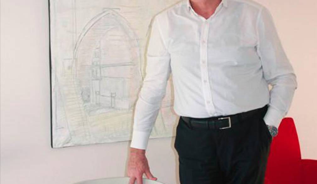 Sergio Lion nel suo studio di architetto