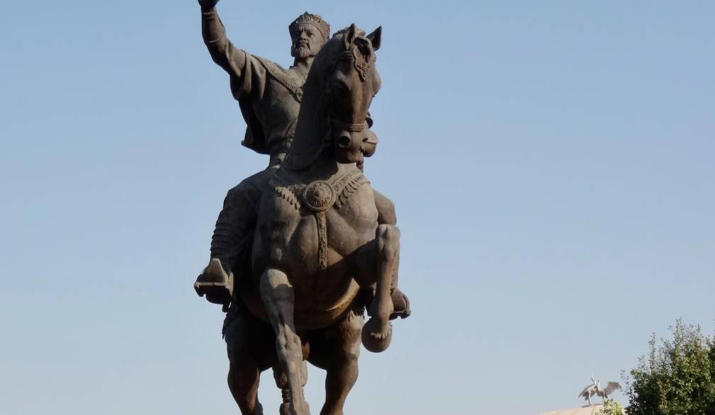 Monumento a Tamerlano, nella capitale Tashkent